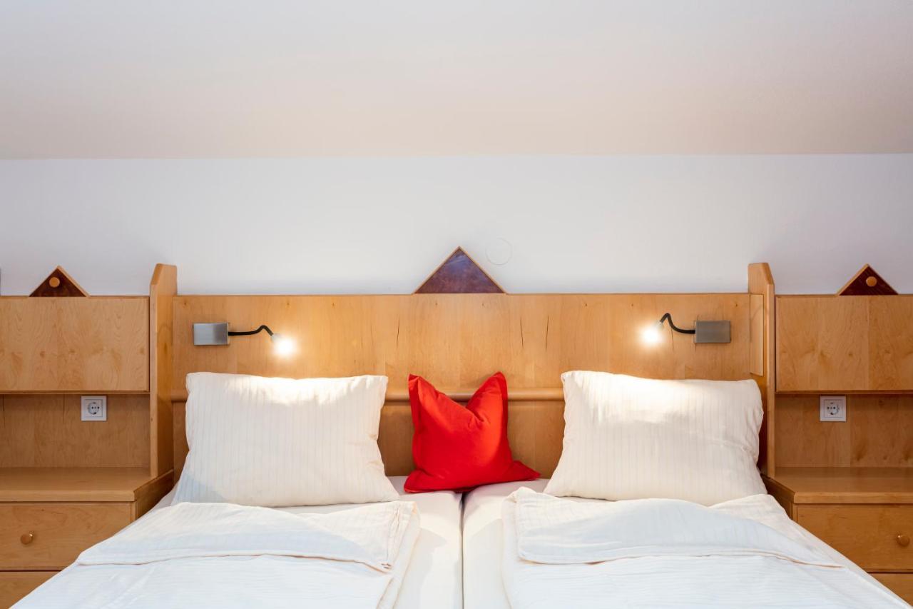 Hoelzl Bed & Breakfast Neukirchen am Großvenediger Exteriör bild
