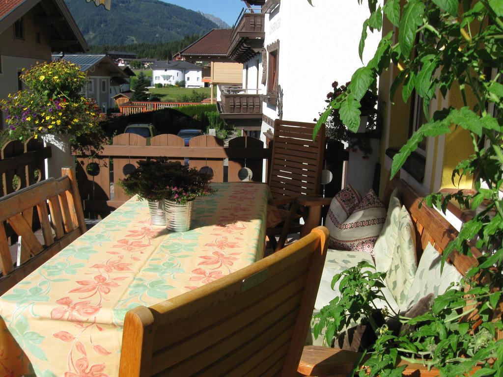 Hoelzl Bed & Breakfast Neukirchen am Großvenediger Exteriör bild