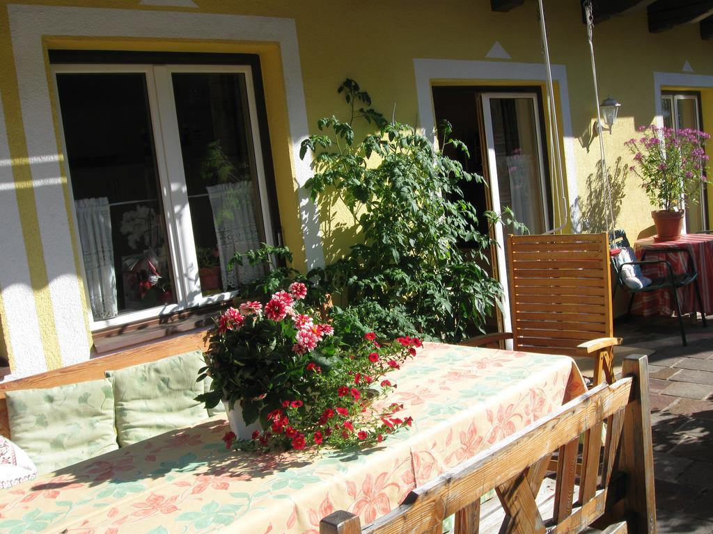 Hoelzl Bed & Breakfast Neukirchen am Großvenediger Exteriör bild